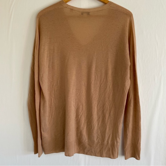 Vince. Tan V Neck Sweater Ribbed Hems Size M - Picture 9 of 10